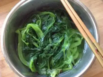 Make Spicy spinach step 2