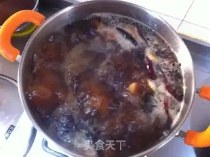 Make Pig hoof hotpot step 3