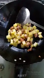 Make Lazy curry potatoes step 2