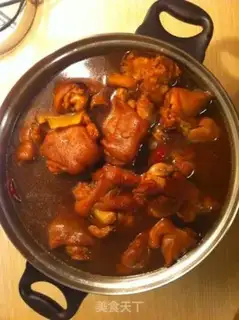 Make Pig hoof hotpot step 12