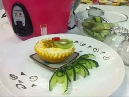Make Double-coloured fresh egg step 2