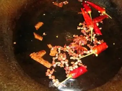 Make Five spicy tea eggs step 2