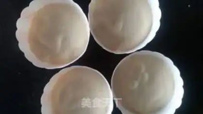 Make Strawberry cream cake step 5