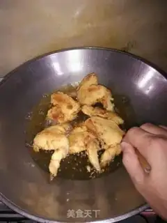 Make Garlic fried chicken wings step 5