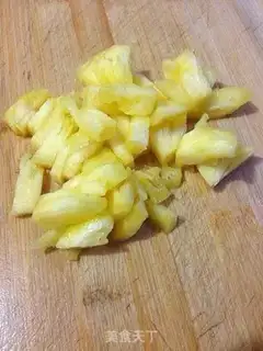 Make Pineapple tea step 1