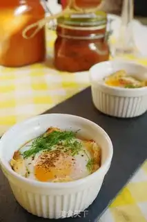 Make Bacon egg toast step 5
