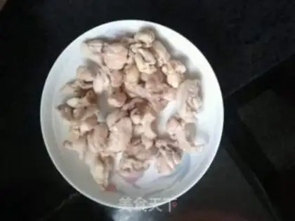 Make Three chickens on the table step 0