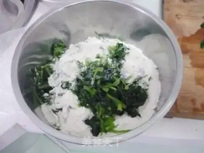 Make Garlic spinach noodles step 3