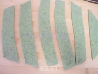 Make Garlic spinach noodles step 6