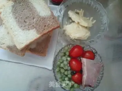 Make Beef tomato toast step 0