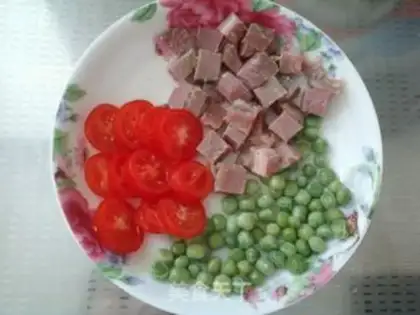 Make Beef tomato toast step 1