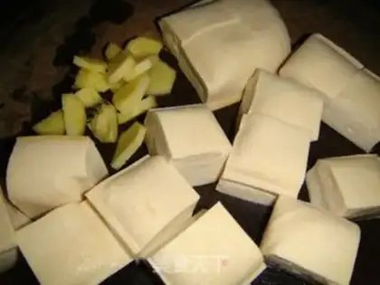 Make Tofu soup step 1