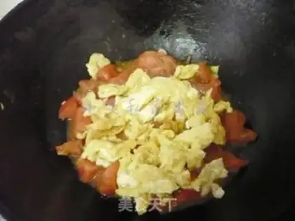 Make Tomato egg spinach noodles step 6