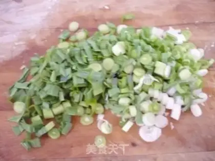 Make Tomato egg spinach noodles step 7