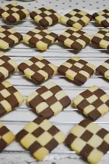 Make Chess cookies step 11