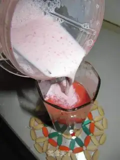 Make Strawberry shakes step 8