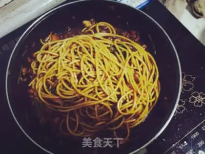 Make Spaghetti with mushroom sauce step 8
