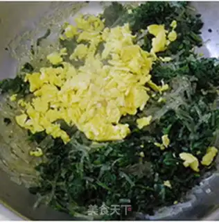 Make Spinach egg box step 3