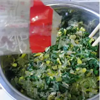 Make Spinach egg box step 5