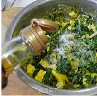 Make Spinach egg box step 6