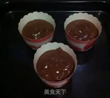 Make Chocolate magma cake step 4