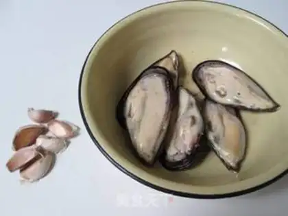 Make Garlic mussels step 0