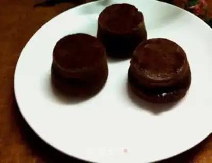 Make Chocolate magma cake step 5