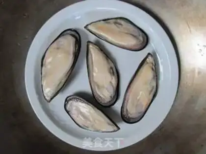 Make Garlic mussels step 2