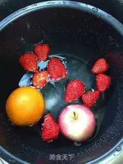 Make Easy strawberry salad step 1