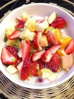 Make Easy strawberry salad step 7