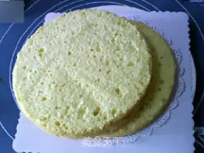 Make Rotating rose cake step 1