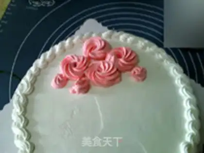 Make Rotating rose cake step 9