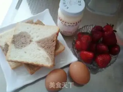 Make Strawberry egg sandwiches step 0