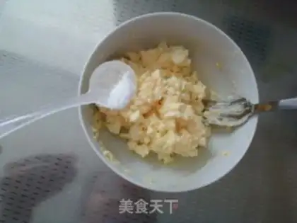 Make Strawberry egg sandwiches step 6