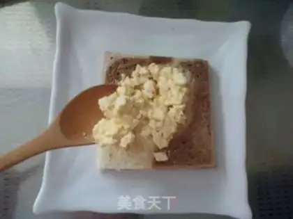 Make Strawberry egg sandwiches step 8