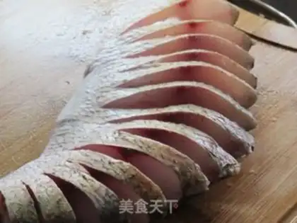 Make Peacock open-screen fish step 0