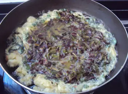 Make Fried eggs step 4