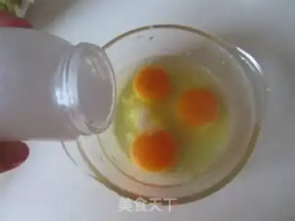 Make Yellow eggs step 1