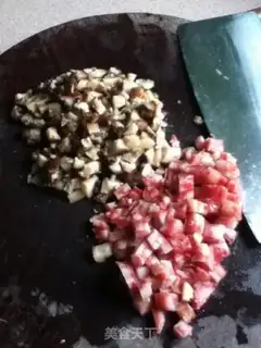 Make Gold-flavored rice rolls step 1