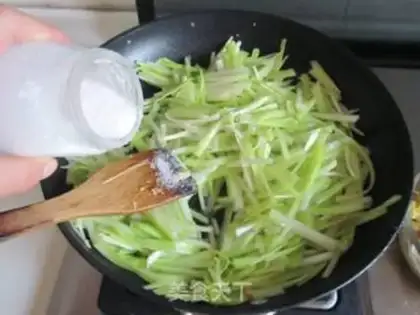 Make Yellow eggs step 5