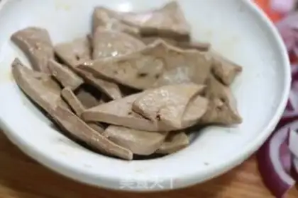 Make Onion fried liver step 0