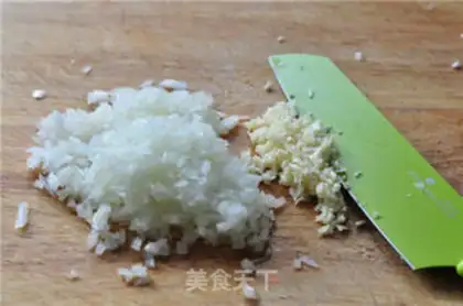 Make The pasta sauce step 0