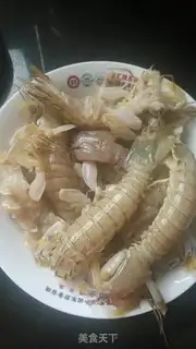 Make Spicy finger-skinned shrimp step 1