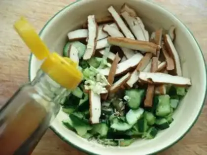 Make A cucumber with a dry cucumber step 6