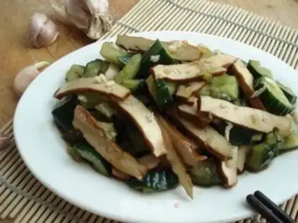 Make A cucumber with a dry cucumber step 7
