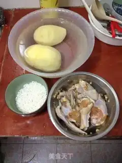 Make Potato steamed chicken wings step 0