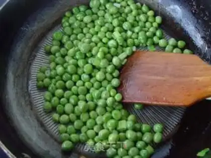 Make Weenie fried peas step 1
