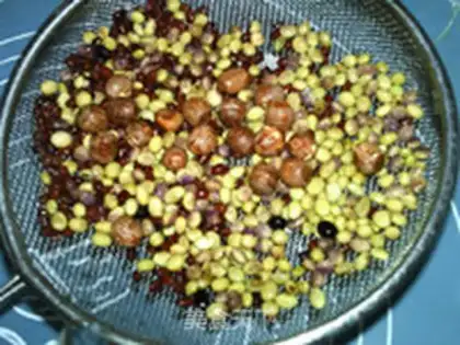 Make Red Bean Lotus Mashed step 1