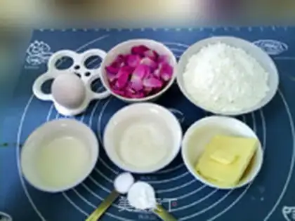Make Flower rose scon step 0