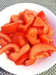 Make Tomato noodle soup step 1